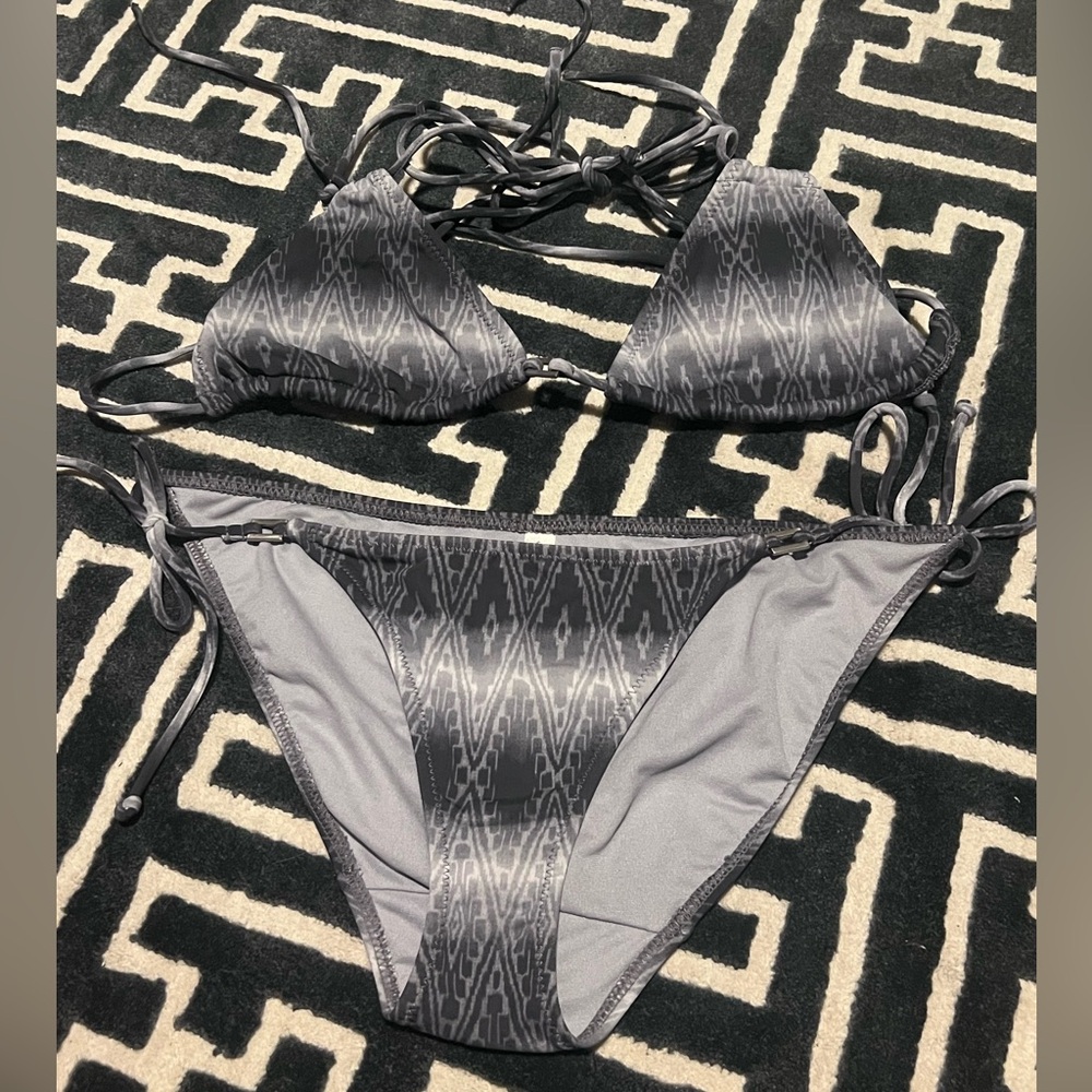 American Eagle women’s string bikini